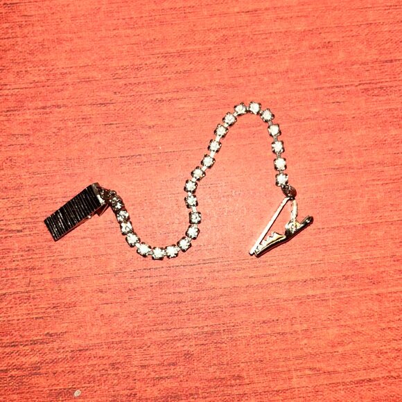 Vintage 1950s Rhinestone Sweater Clip - Picture 3 of 4